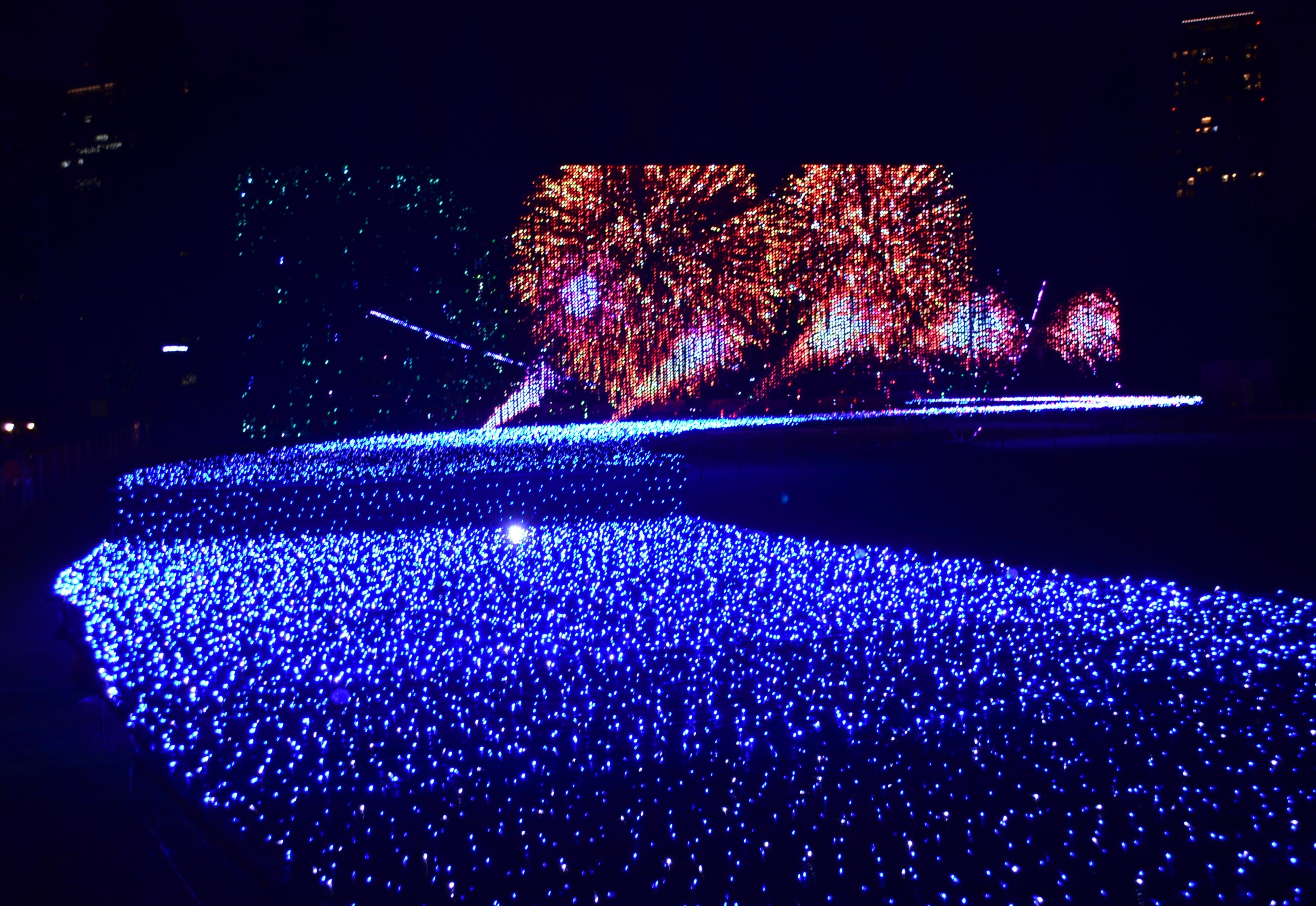 東京ミッドタウン 光と音が織りなす華やかなイルミネーションが登場！まるで屋外劇場に来たかのような気分に！「MIDTOWN CHRISTMAS2022」東京ミッドタウンマネジメント株式会社のプレスリリース