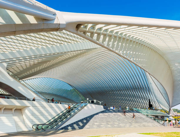 シュテーデルホーフェン駅 身体から発想された駅。 - Pioneer