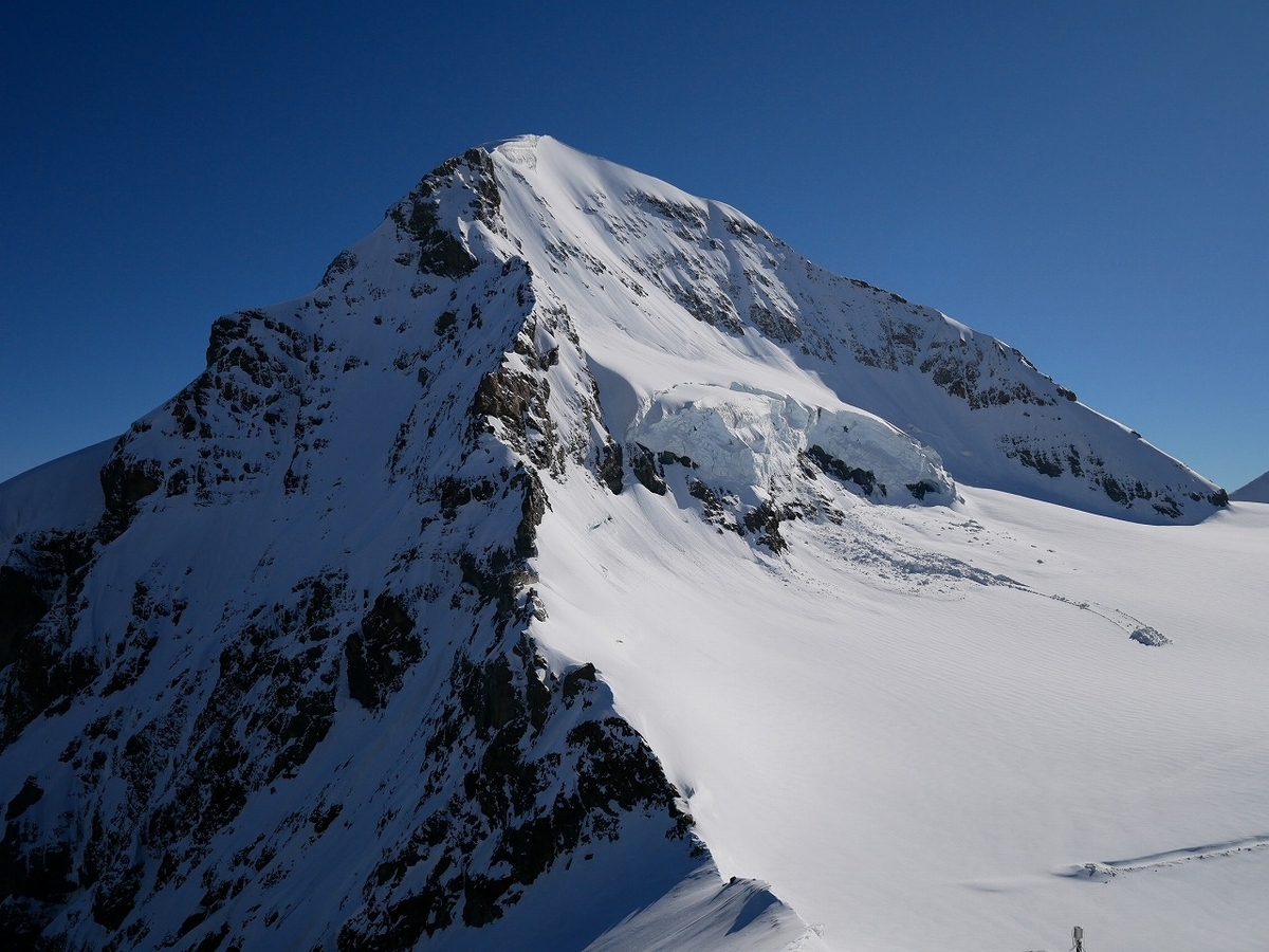 ユングフラウヨッホ ユングフラウ鉄道の料金と時刻表。山頂のライブカメラ、気温、服装。Slow Travel