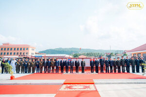 中国海軍の空母2隻が日本近海で演習、日本政府が懸念と抗議表明 - BBCニュース