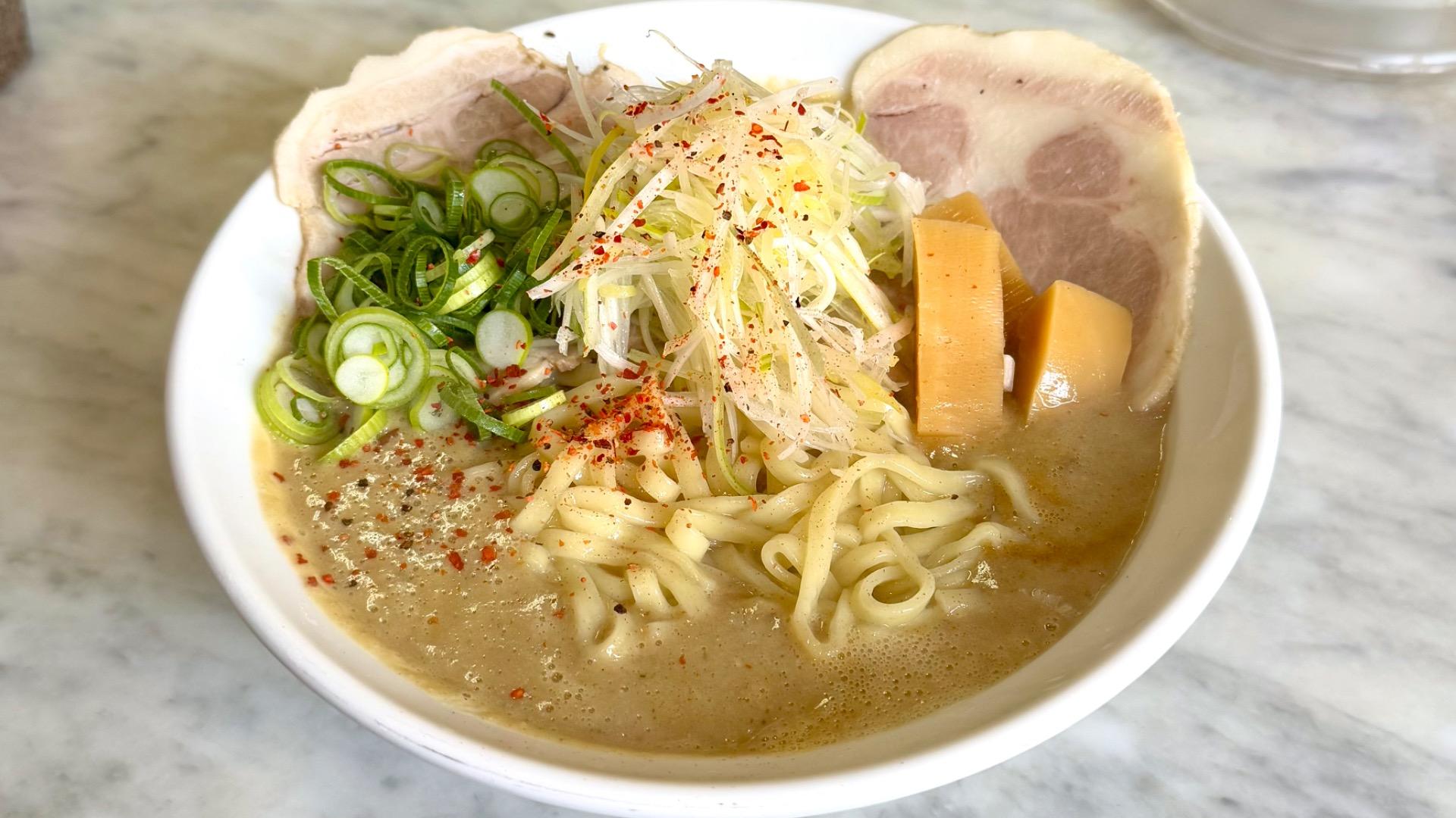 東寺 とことん煮込んだ濃厚鶏スープのラーメンとタマラン肉玉丼☆とことんとりコトコト京都・美味しいランチ・ディナー食べ歩き☆ヨーゼフのグルメブログ♪