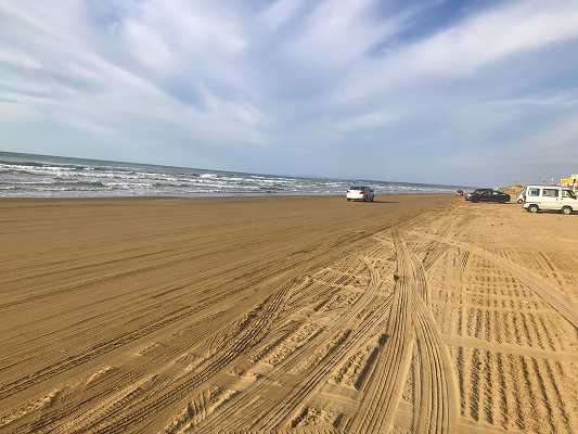 九十九里浜も鳥取砂丘も、車で走れる砂浜も 狭まる海岸：朝日新聞