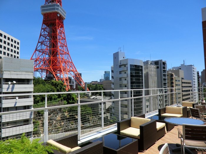 東京タワーを眺めながら泊まれるブックカフェ、麻布十番「Book Tea Bed」ことりっぷ