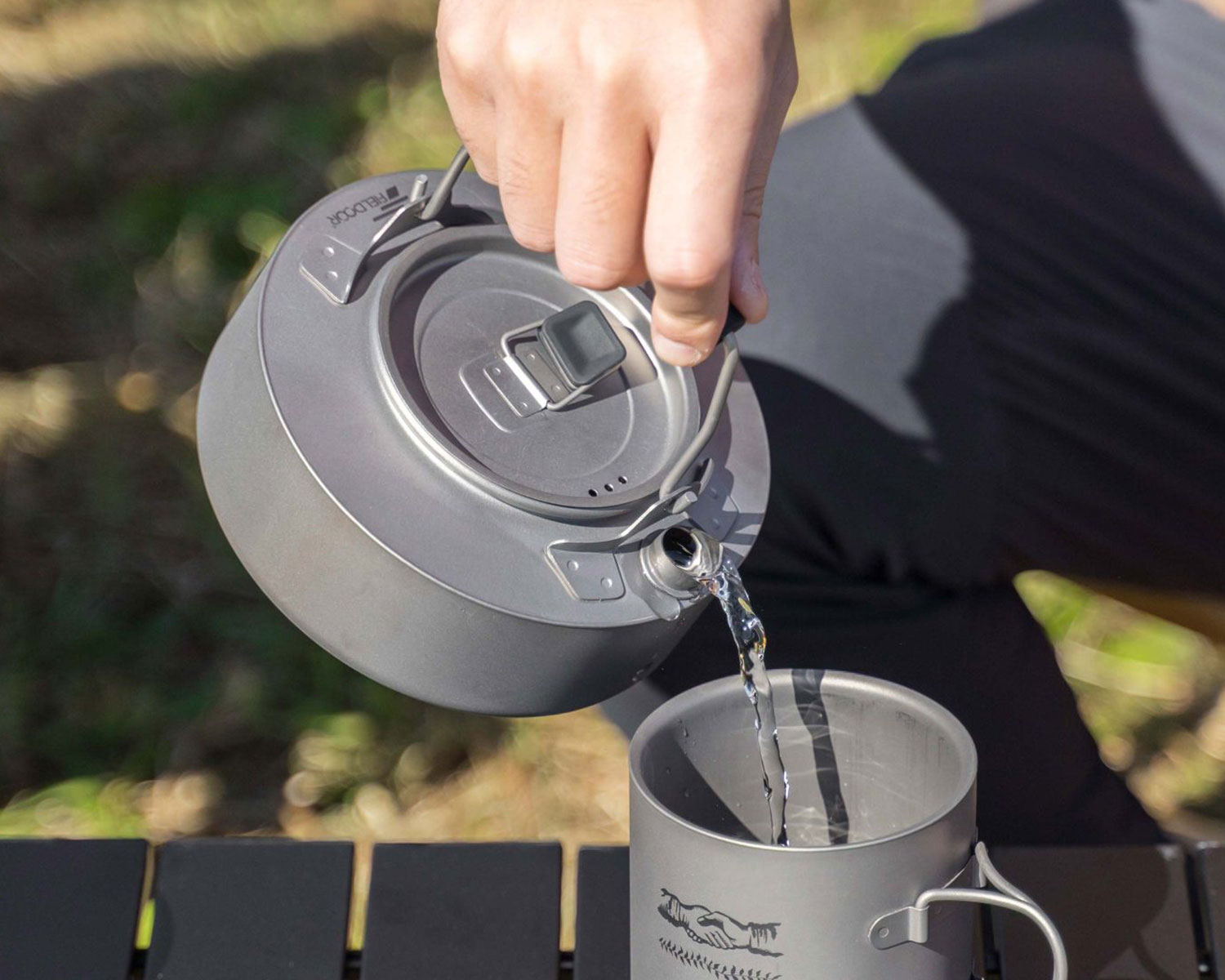 テンマクデザインから焚き火にも強い ステンレスケトル2.0L登場キャンプレビュ
