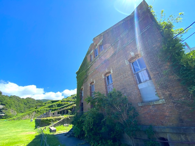 佐渡島のラピュタの昼間and夜佐渡 sado sadoisland新潟niigata北沢浮遊選鉱場跡相川aikawa世界遺産になるかもnextworldheritage佐渡金山を世界遺産にラピュタラピュタの世界観ライトアップ