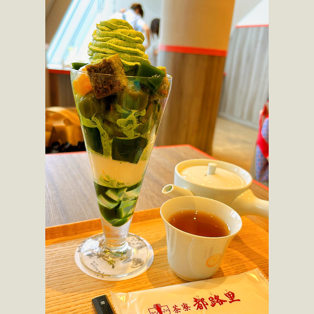 京都甜點美食 茶寮都路里トップ- 宇治茶の祇園辻利．京都必朝聖的香濃抹茶聖代 JR京都駅伊勢丹百貨6F京阪自由行DAY4