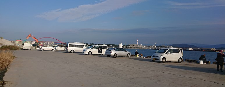 車横付け可！ 方座浦漁港の釣りポイントを写真でわかりやすく解説。トイレ有