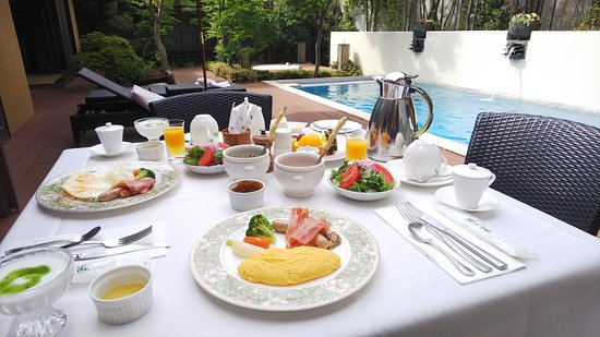 ルームサービスで朝食を＠「別邸 ラ・松廬」 :