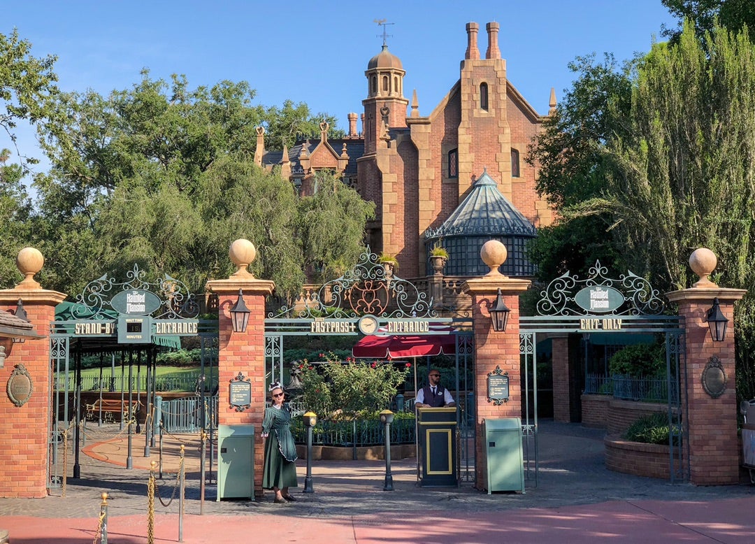 東京ディズニーランド「ホーンテッドマンション」謎解きで物語を楽しむイベント第2弾、限定グッズも - ファッションプレス