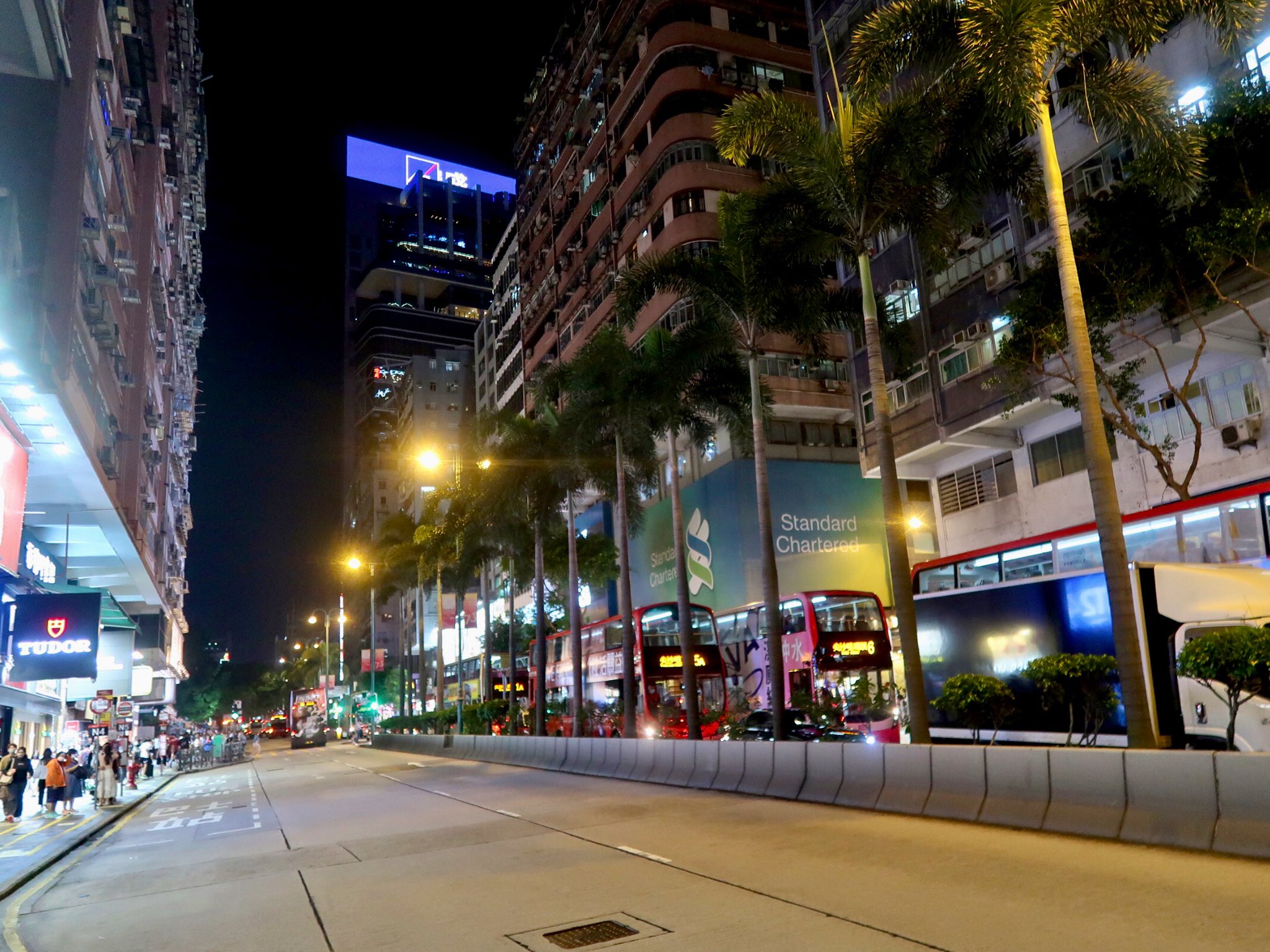 香港の下町「旺角 モンコック エリア」のネオンサイン街「砵蘭街」と衣類や雑貨の屋台街「女人街」を散歩。 香港🇭🇰旅行 12-TSUYOSHIの歩き方
