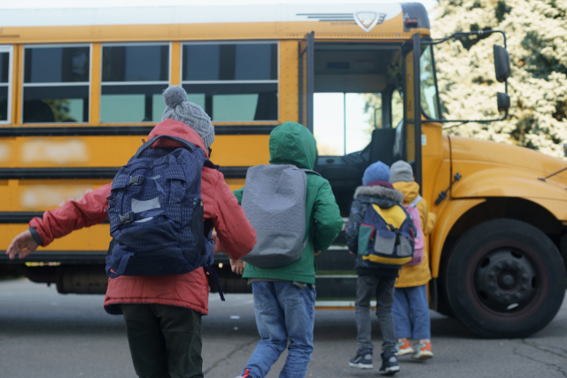 輸入 アメリカ製 スクールバス中古スクールバスの販売はパークホームズへ