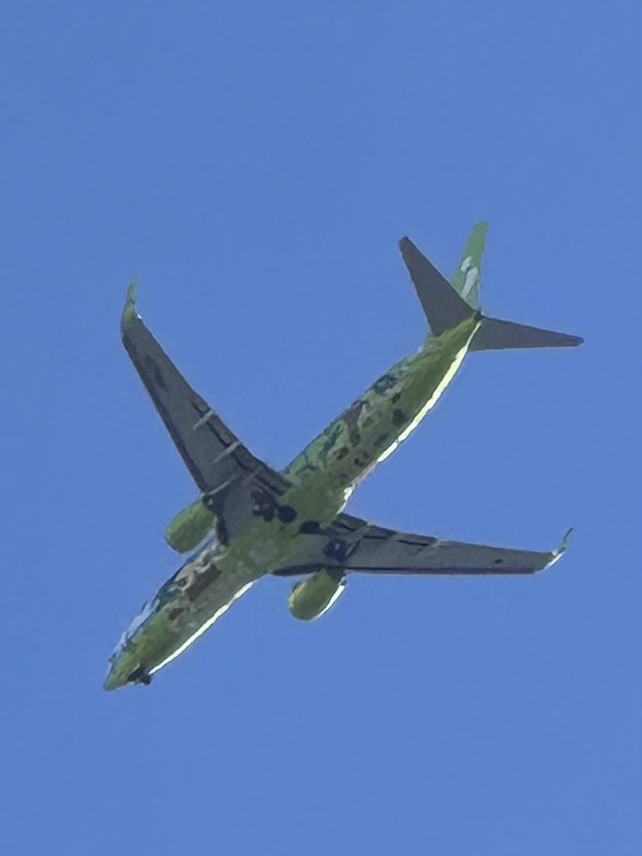 空色と黄色の飛行機やぶ悟空