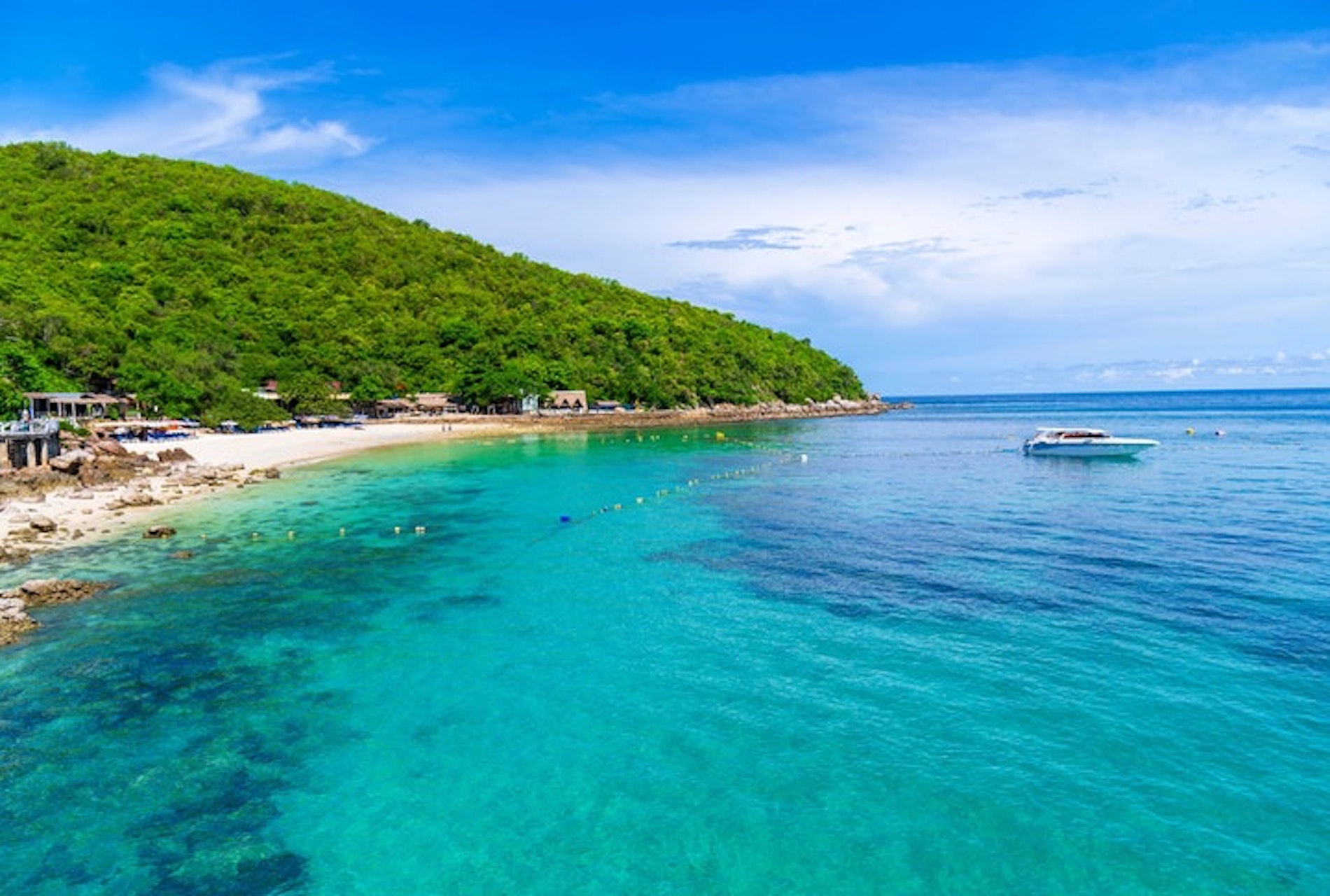 パタヤからバンコクへバスで移動する方法！ Roong Reaung Coach編 初心者向けに詳細に解説。