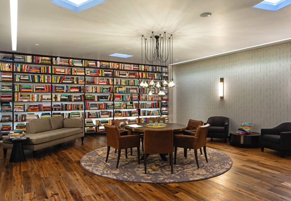 写真日米メディアが注目 小室圭さん・眞子さん夫妻の現在、転居してNY郊外の高級マンションに 日本では女性皇族に関する議論進むNEWSポストセブン-