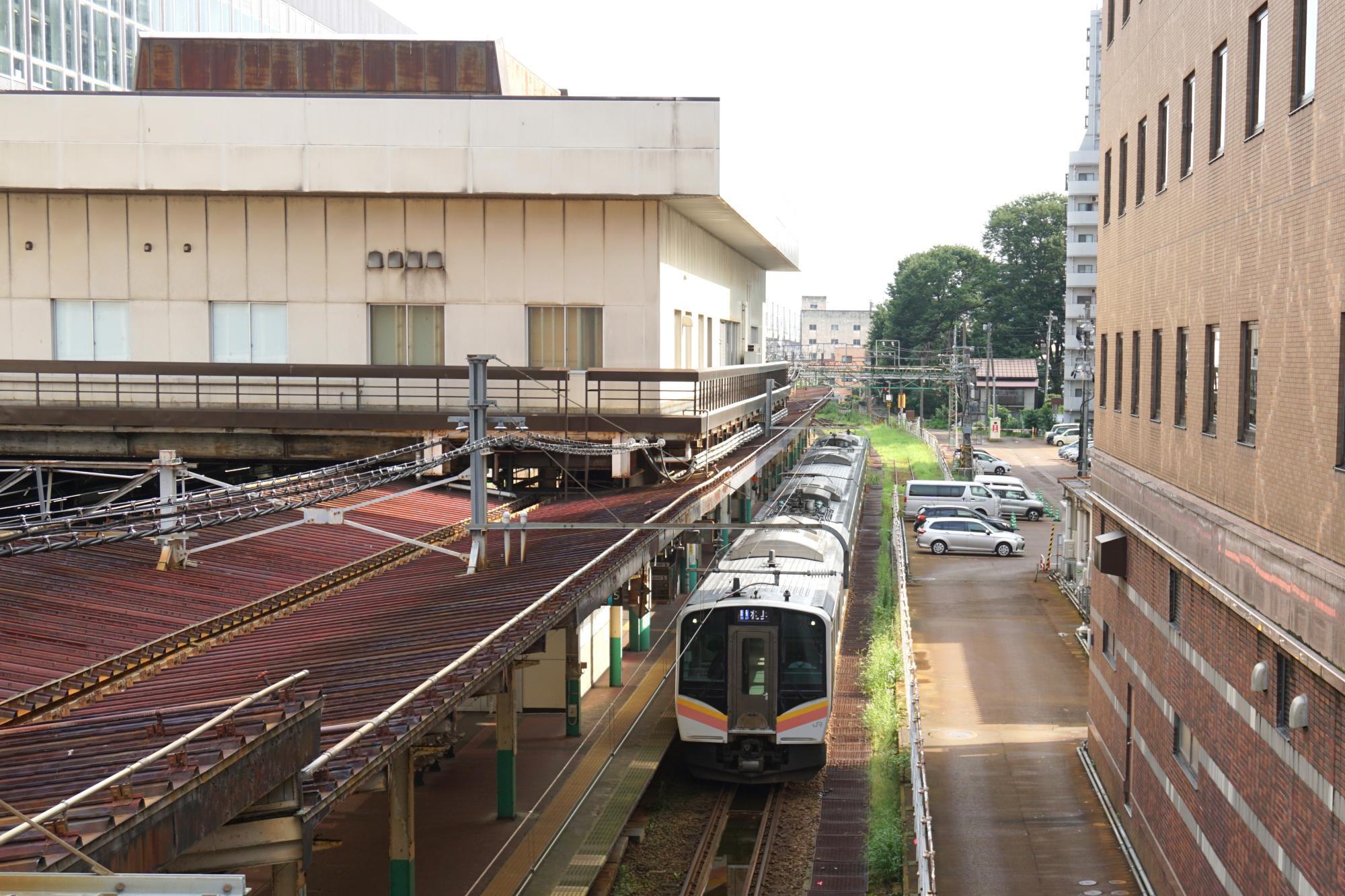上越新幹線Maxときの左右両側のドアも開いている希望のブログ 上越新幹線の新潟空港乗り入れ