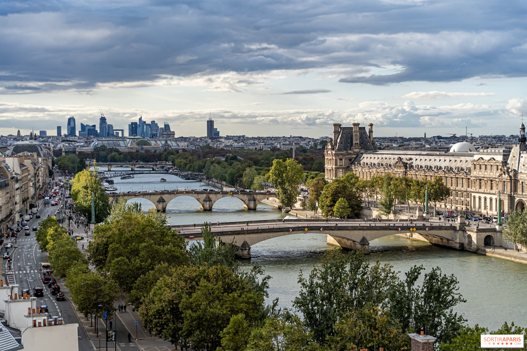 パリ 世界遺産網羅！ セーヌ川観光の見どころ、行き方、クルーズまとめ - おすすめ旅行を探すならトラベルブック