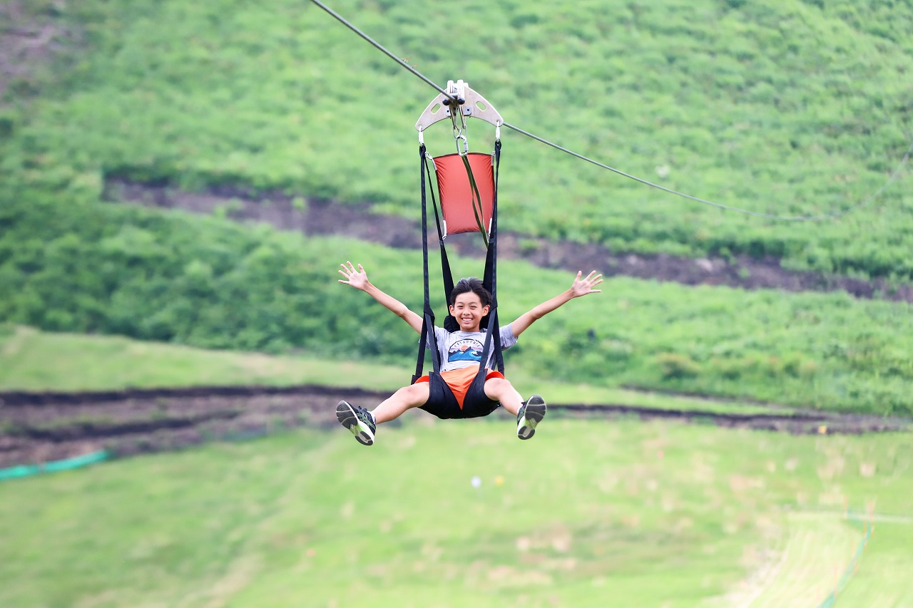 ジップライン キャンプ アウトドア