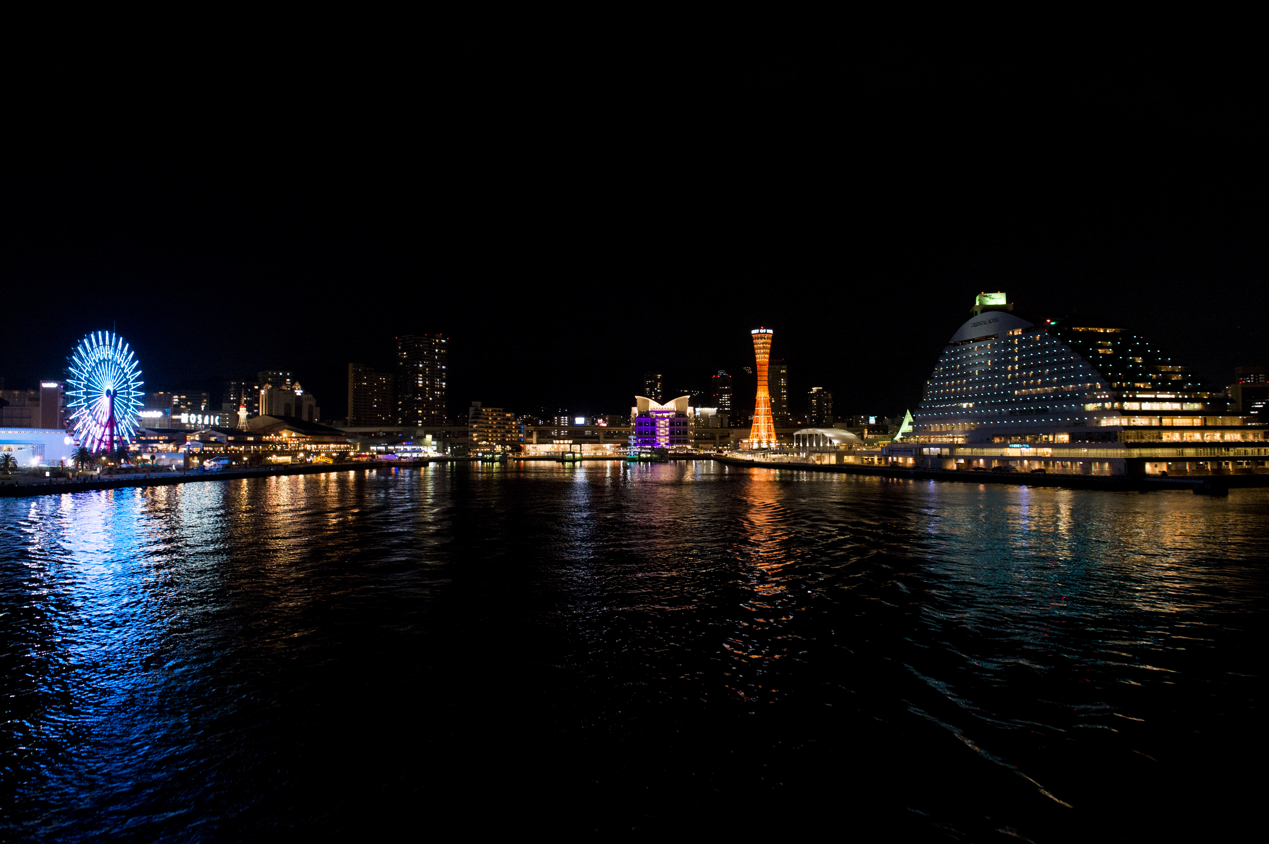 夏らしい暑さが続く神戸です☀️ 日中は日差しが強いですが、 夕方から海沿いのお散歩をすると 風が抜けて涼しいです。