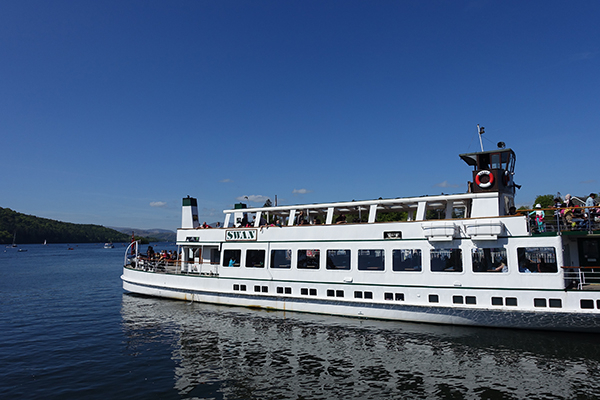 ウィンダミア湖：24時間自由乗降クルーズ。湖の全景をお楽しみくださいGetYourGuide