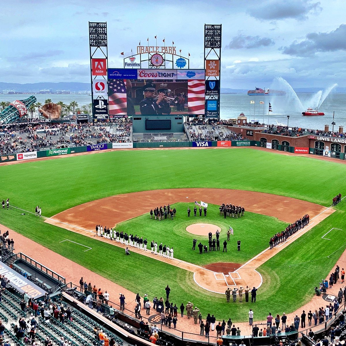 MLBチケット・ジャイアンツスタジアムの行き方メジャーリーグ観戦ツアーの手配はWST