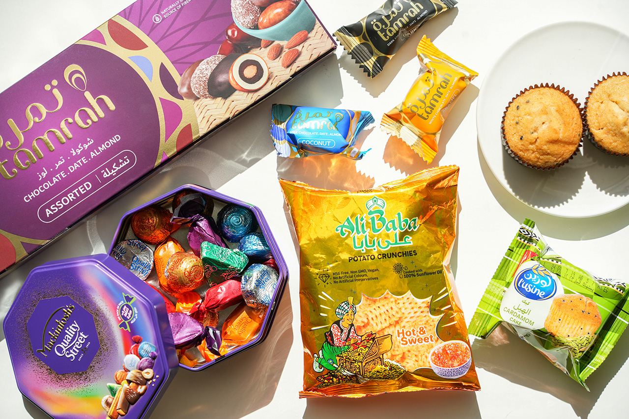 チョコがけデーツがおすすめ！ 「ドバイ」の現地スーパーで買える働く女子におすすめのお土産4選「マイナビウーマン」