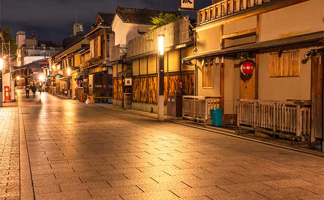 京都の夜景もライトアップも！観光タクシーで京都の夜を満喫しよう たびの足