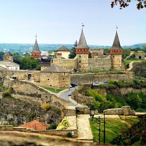 キエフ ウクライナのキエフ ペチェールシク大修道院