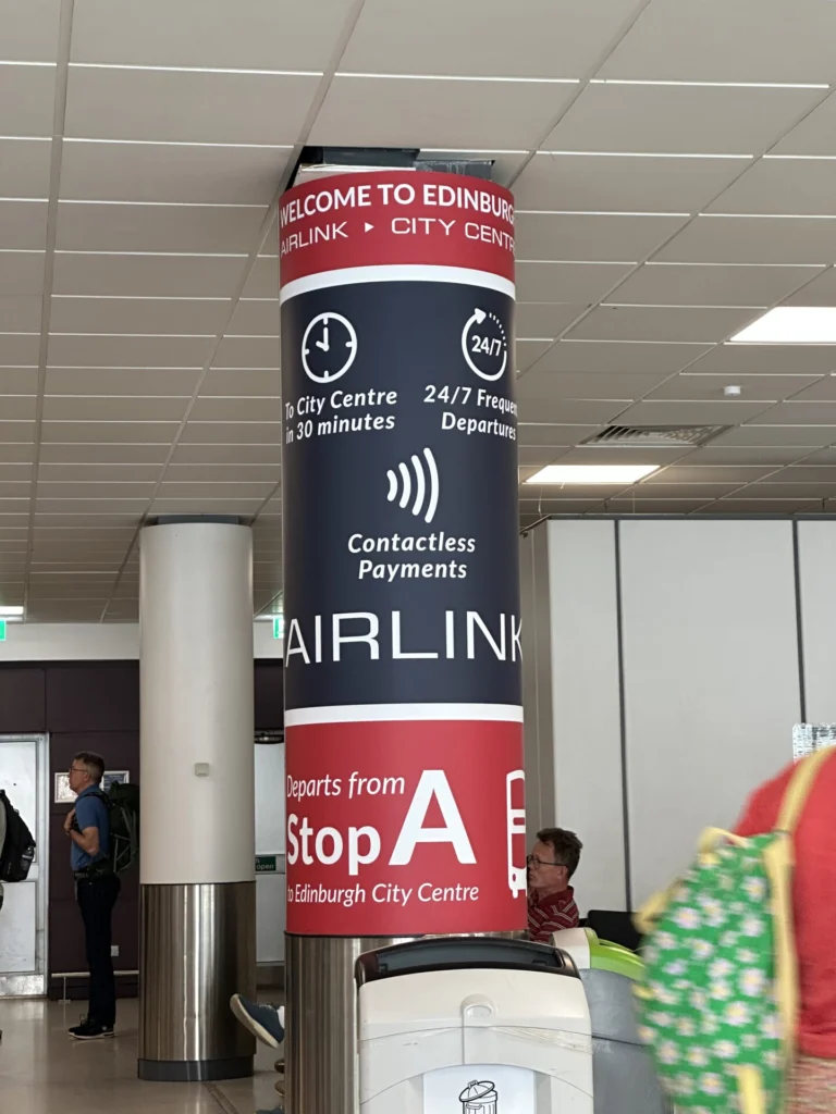 エディンバラ空港：バス送迎GetYourGuide