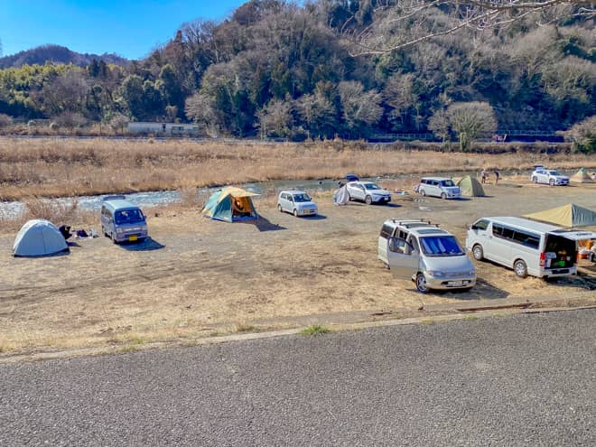 神奈川のキャンプスポット『田代運動公園』をレビュー 無料で利用できる中津川の河川敷 - ハピキャンキャンプ・アウトドア情報メディア