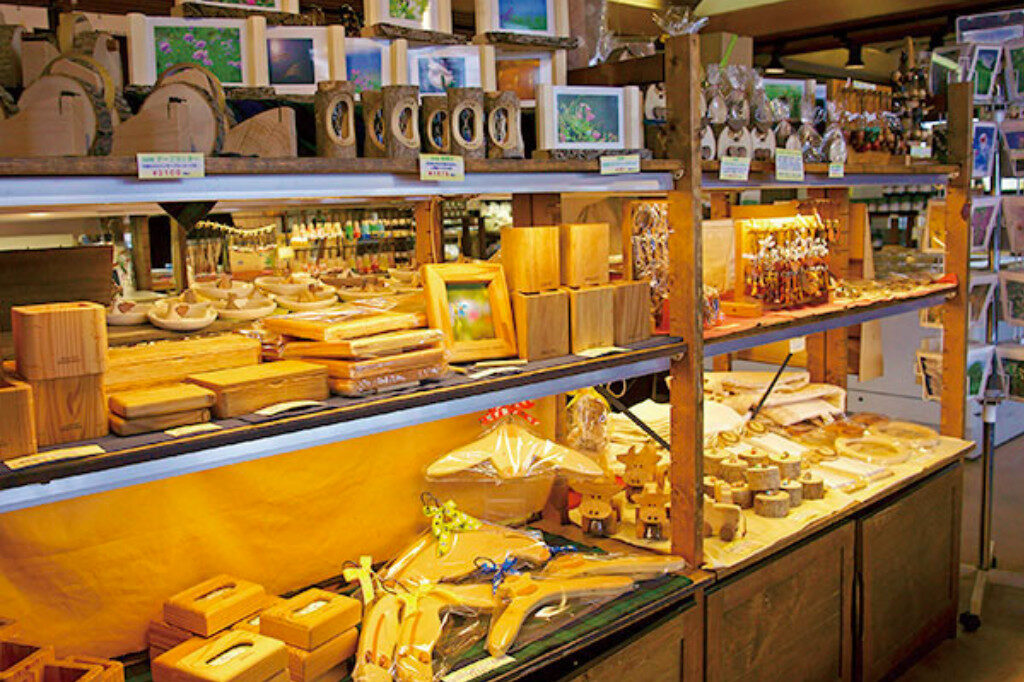 清里マルシェおすすめ商品清里マルシェではクッキーやラング・ド・シャなど定番のお菓子も数多くございます。 そのほんの一部をご紹介いたします。 ・ ・・