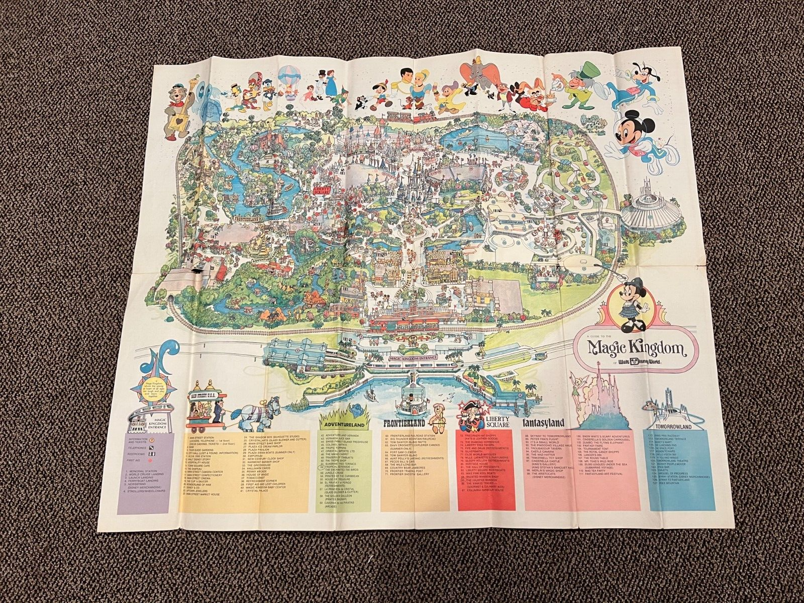 ディズニーランドのマップ テーマランドごとに徹底解説！アトラクション、レストラン、ショップの場所は