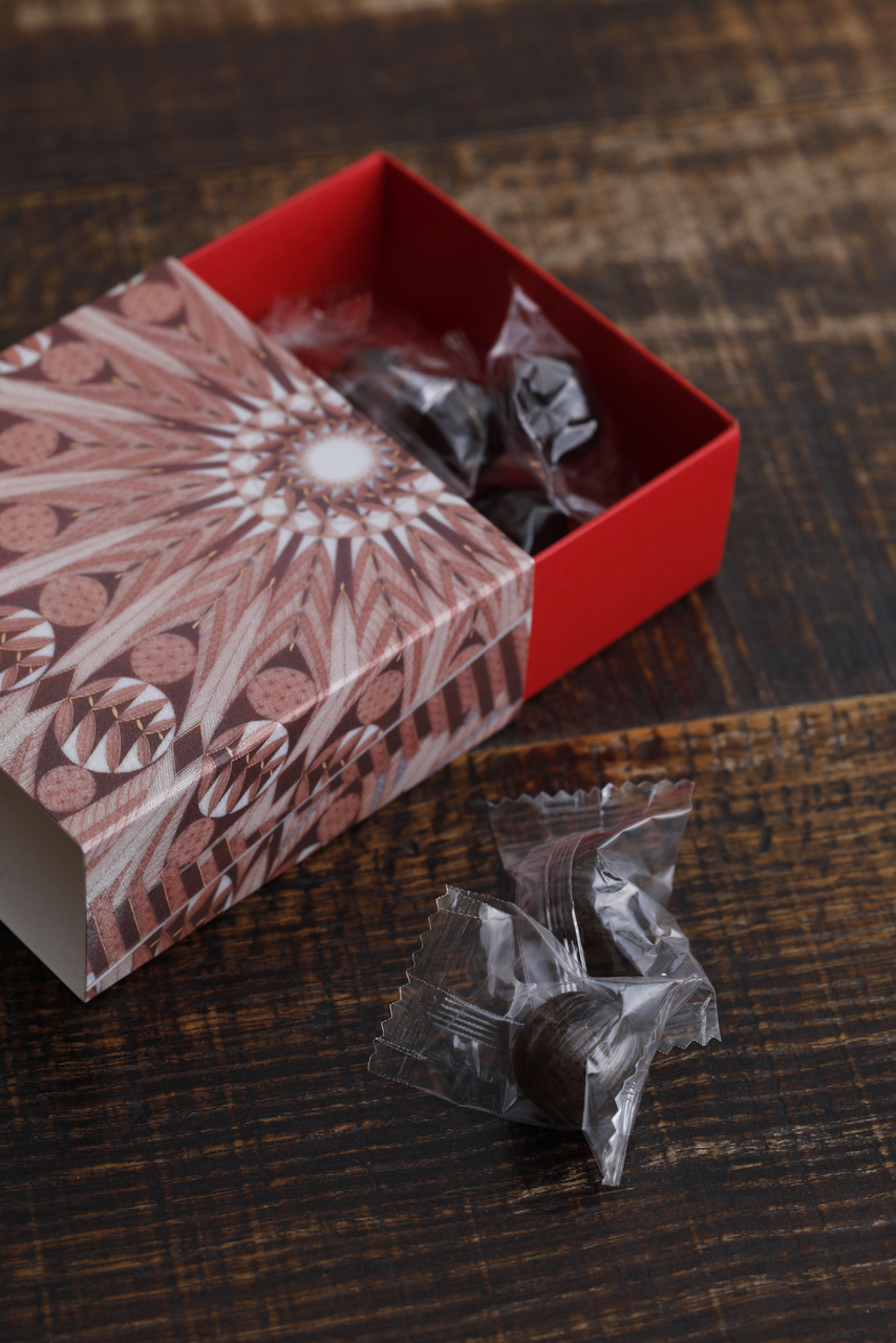 見附正康 作 赤絵細描小紋盃