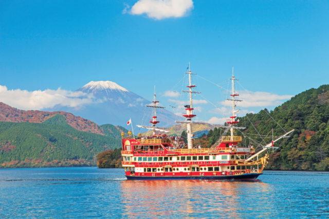 芦ノ湖のシンボル 箱根海賊船 がリニューアル！イギリスの伝統と文化を感じる豪華クルーズでまた楽しみが増えた箱根旅～4月26日より運航