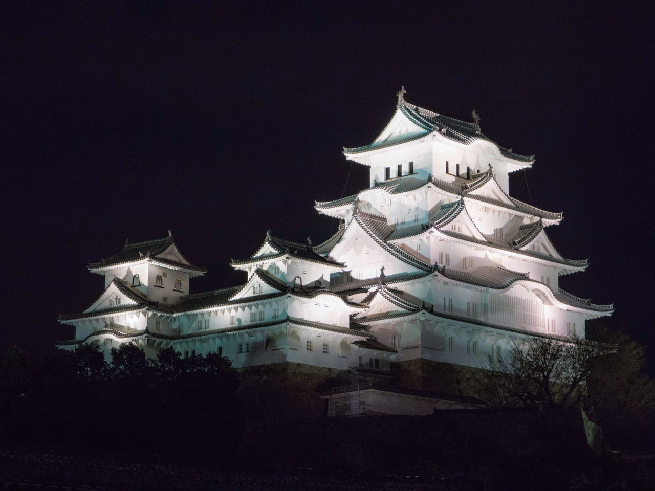 姫路城になぜ、お菊井があるのか: Walkerひで物見遊山記