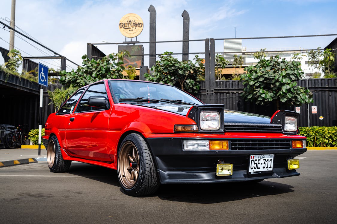 格好良すぎるヴィンテージのオープンカーから選抜した、絶滅危惧の4台