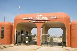 ナイロビ発：アンボセリ国立公園＆マサイ村 日帰りツアー in Kenya