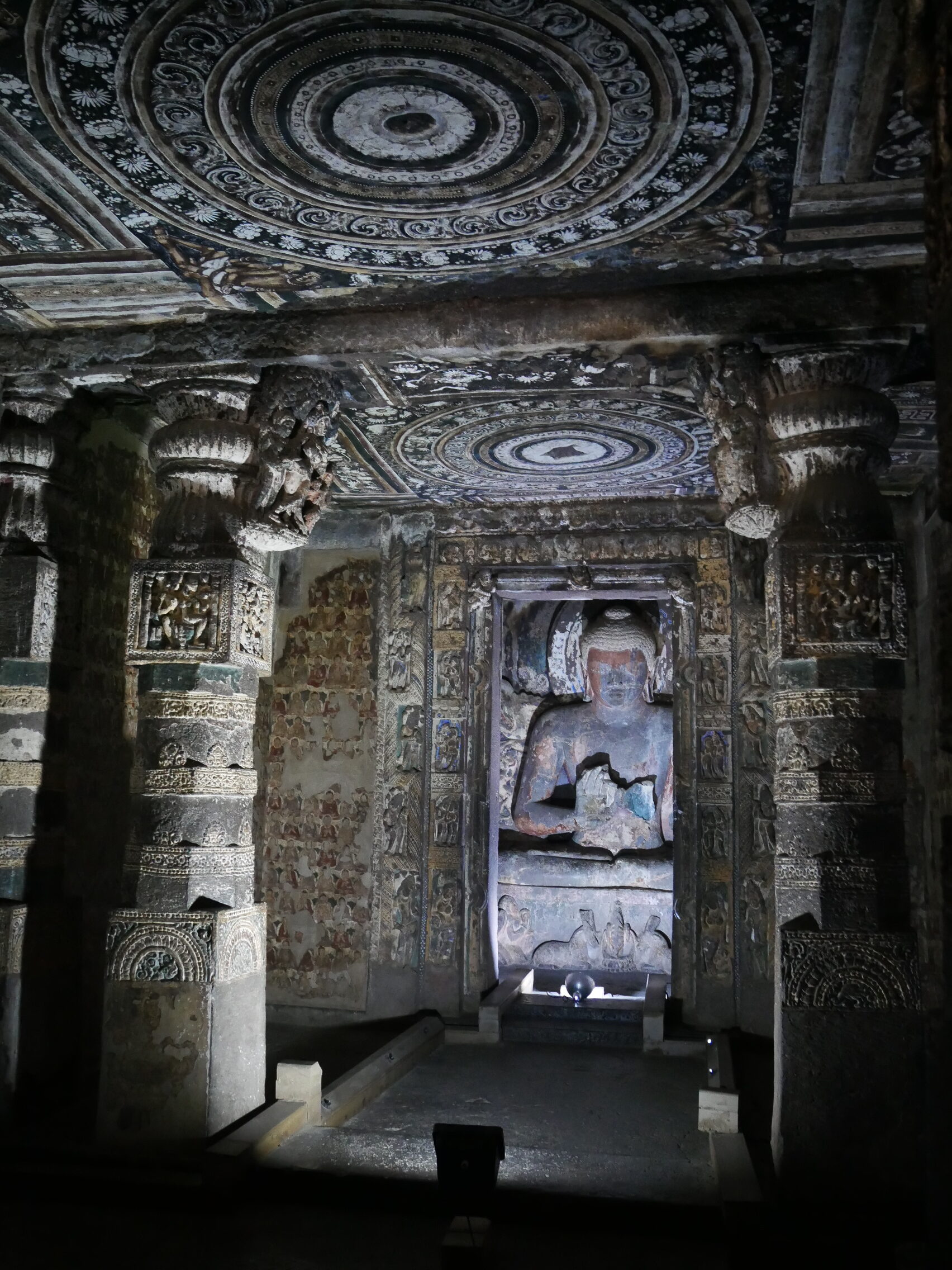 世界遺産 アジャンター石窟群ホットホリデ