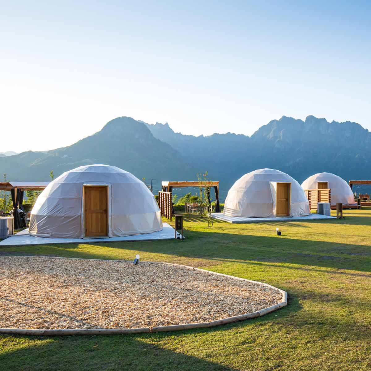 ドームテントのグランピング施設 一覧から公式最安値で探す