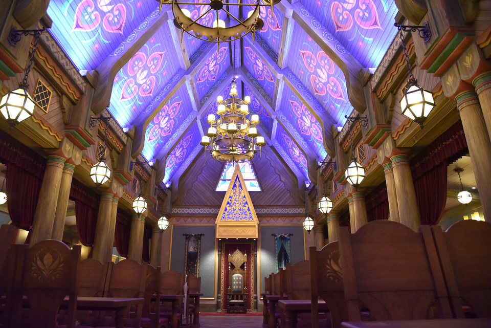 公式東京ディズニーシーファンタジースプリングスフローズンキングダム