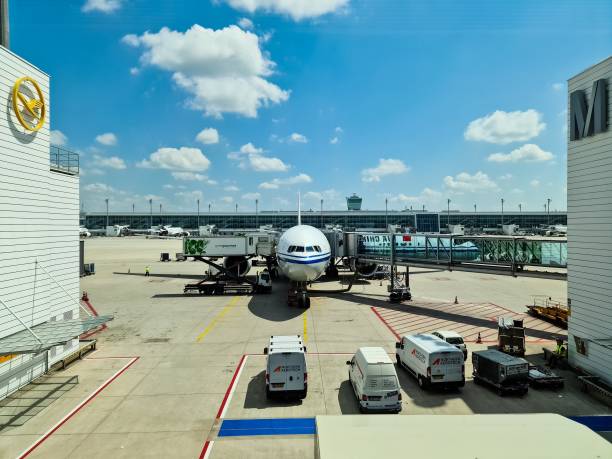 Ａ３８０機収容へ、格納庫扉に「大穴」 ミュンヘン空港 - CNN.co.jp