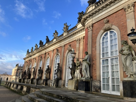 サンスーシ宮殿西部前街区- ツアーとアクティビティエクスペディア