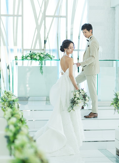 クリスタルの綺麗なチャペル💎大阪の前撮り＆フォトウェディング 公式 WEDDING AVENUE