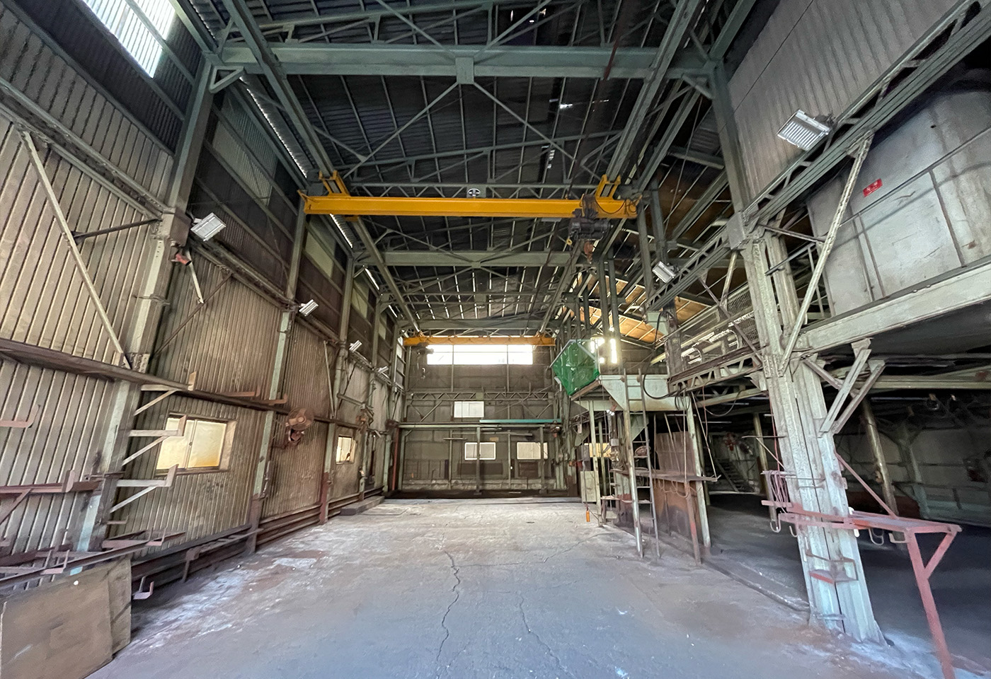 廃墟・鋳物工場跡スタジオ - 大阪で安いコスプレ撮影ならリューキデザインスタジオ