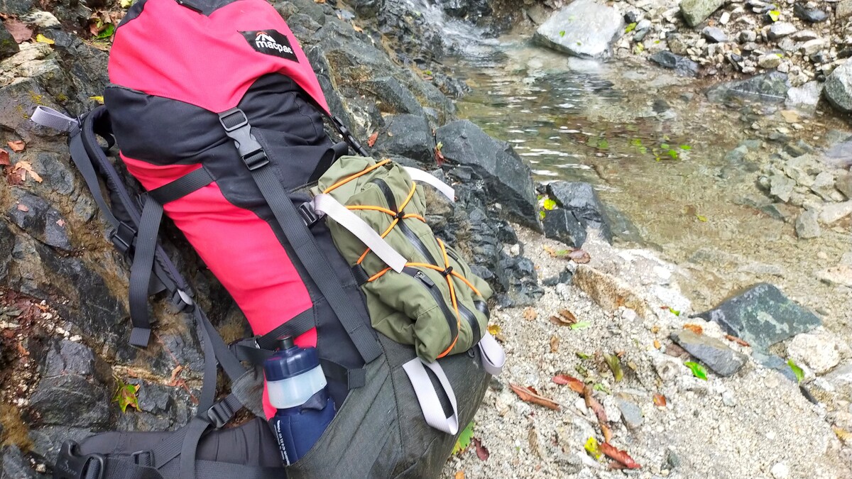 初夏 5~6月 の日帰り登山 バックパックの中身を紹介します高尾店