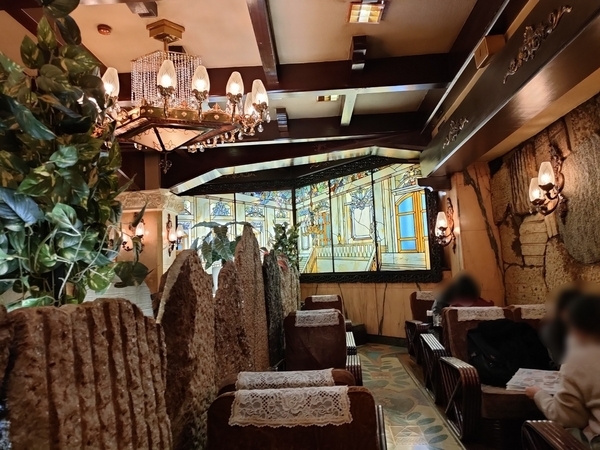 上野の歴史あるクラシック喫茶店古城で特別な時間を過ごそう