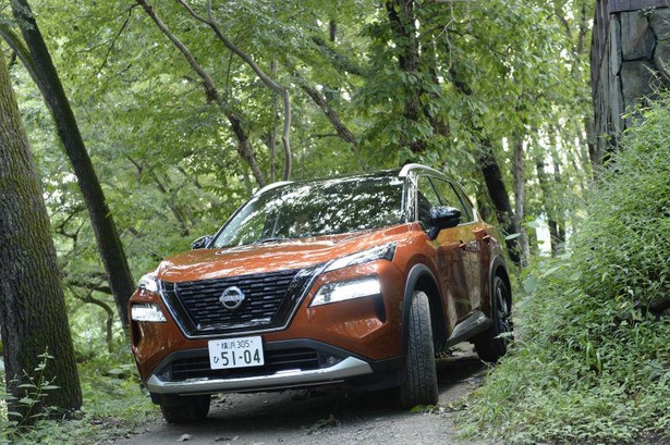 最新四代目の実力を探る！進化したSUV「日産 エクストレイル」のキャンプ的装備と魅力キャンプ・アウトドア情報メディアhinata
