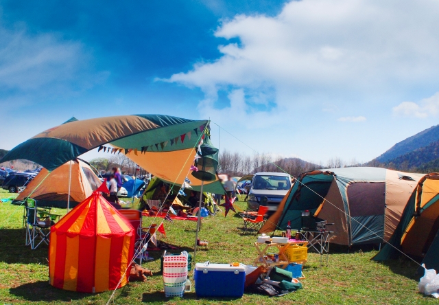 キャンプ」の216万点のロイヤリティフリー画像、写真素材、絵Shutterstock