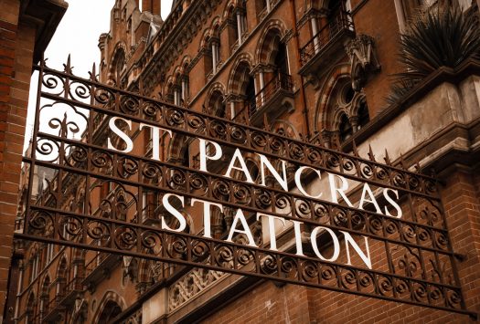 ロンドンガトウィック空港への行き方と格安航空の乗り方のTips夫婦で人生楽しむ術