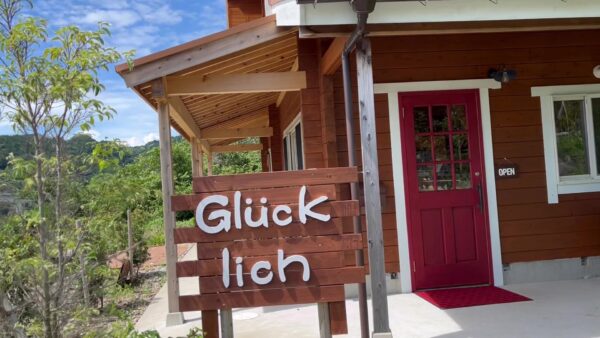 大阪 アメリカ村に行ったら寄るしか♡心斎橋から行けるインスタ映えカフェ6選MERY