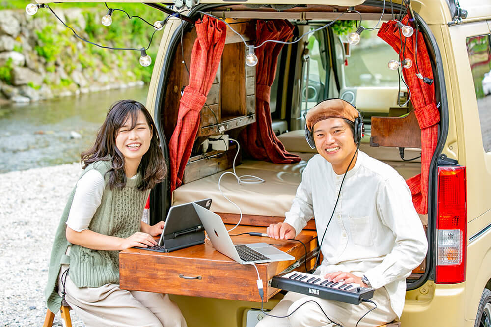 38万円の軽バンで日本一周 カップルYouTuberの“車中泊旅”に反響「羨まし過ぎ」Real Soundリアルサウンド テック
